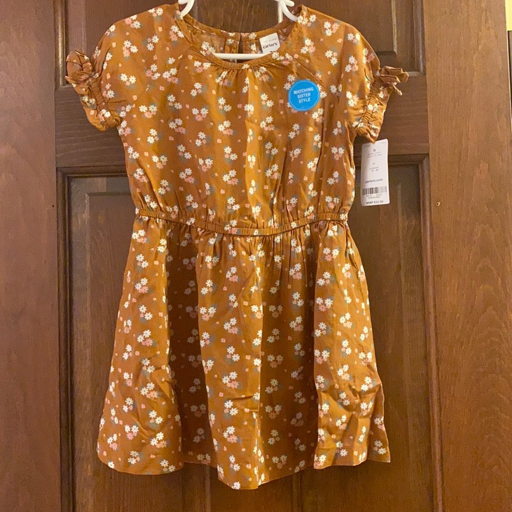 Adorable Carter’s flowered dress 3T